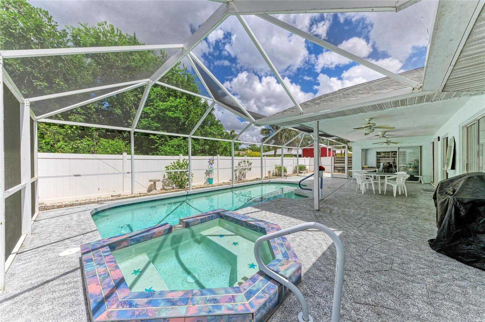 LAKE ROYALE - Residential