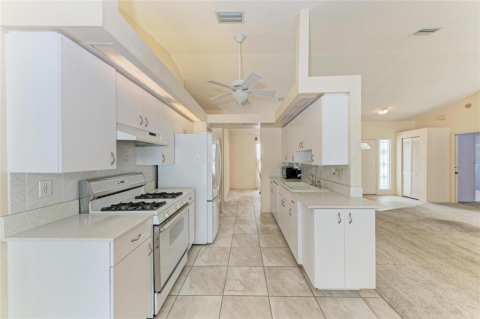 LAKE ROYALE - Residential