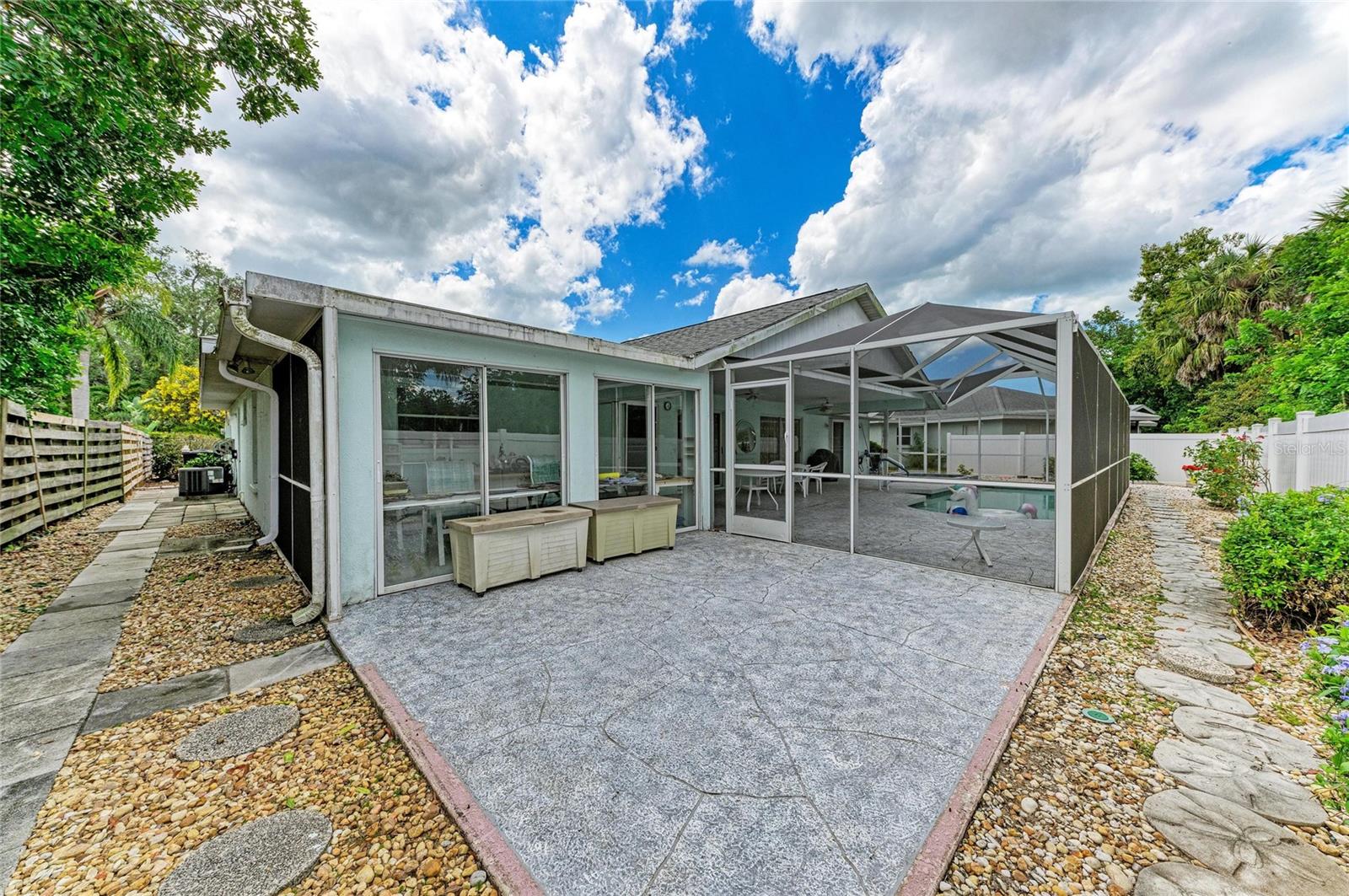 LAKE ROYALE - Residential