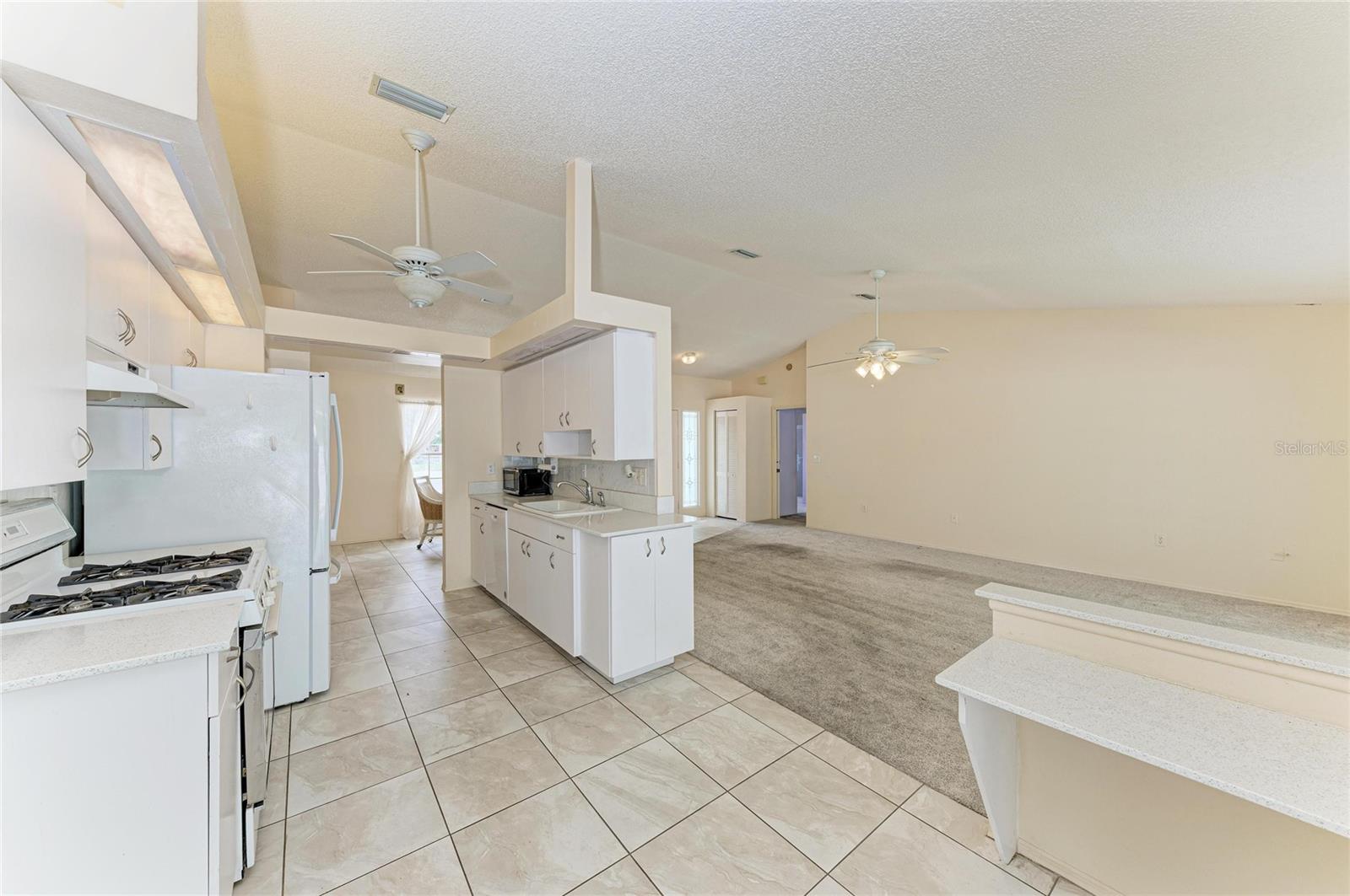 LAKE ROYALE - Residential