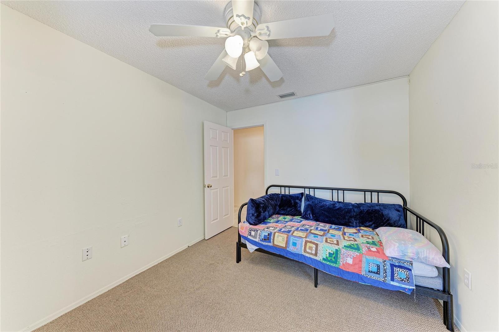 LAKE ROYALE - Residential