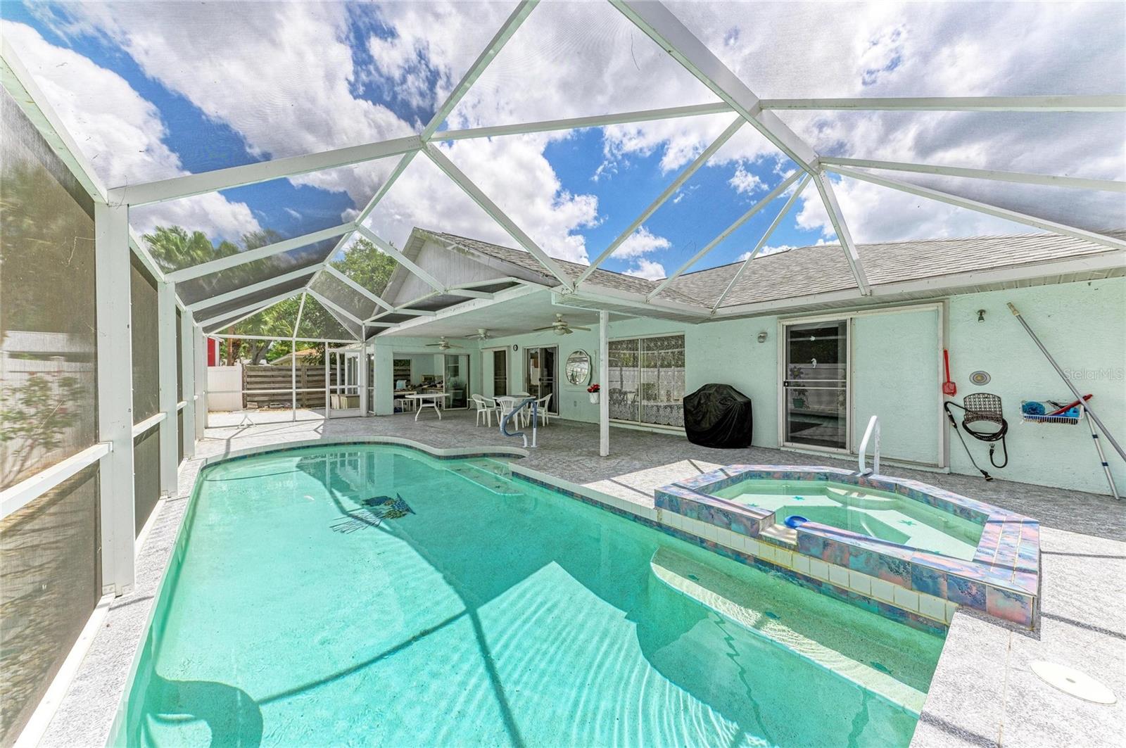 LAKE ROYALE - Residential