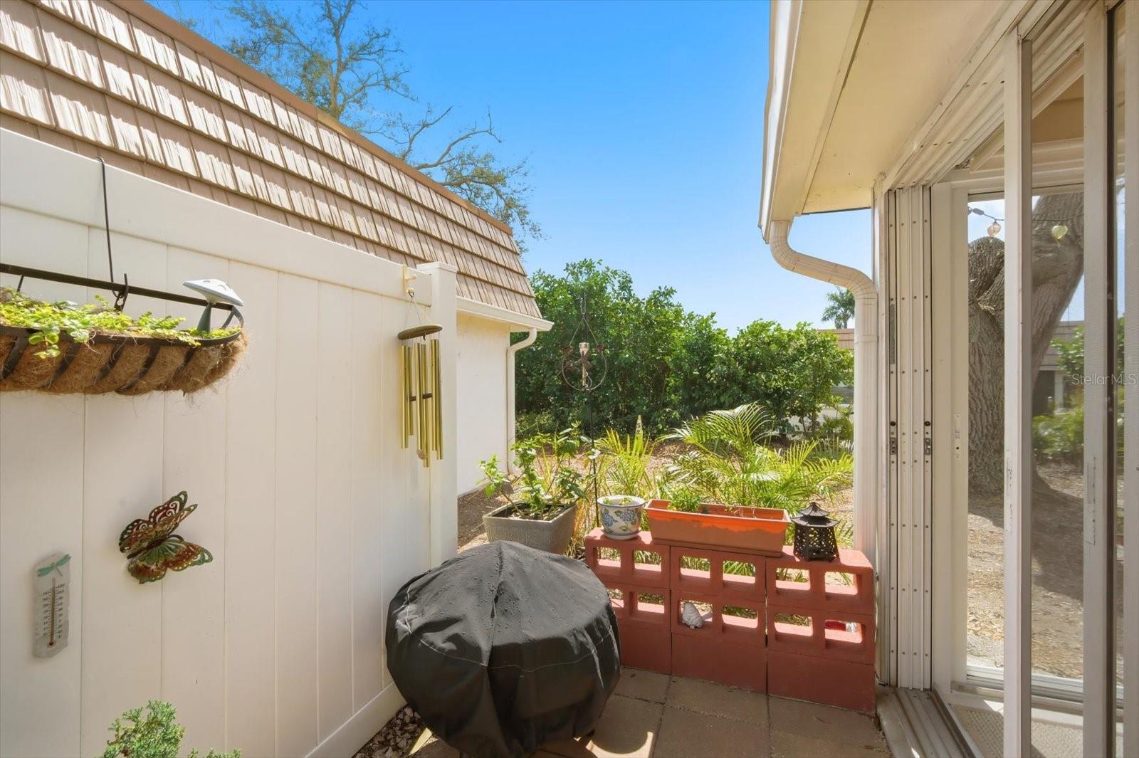 STRATHMORE RIVERSIDE III - Residential