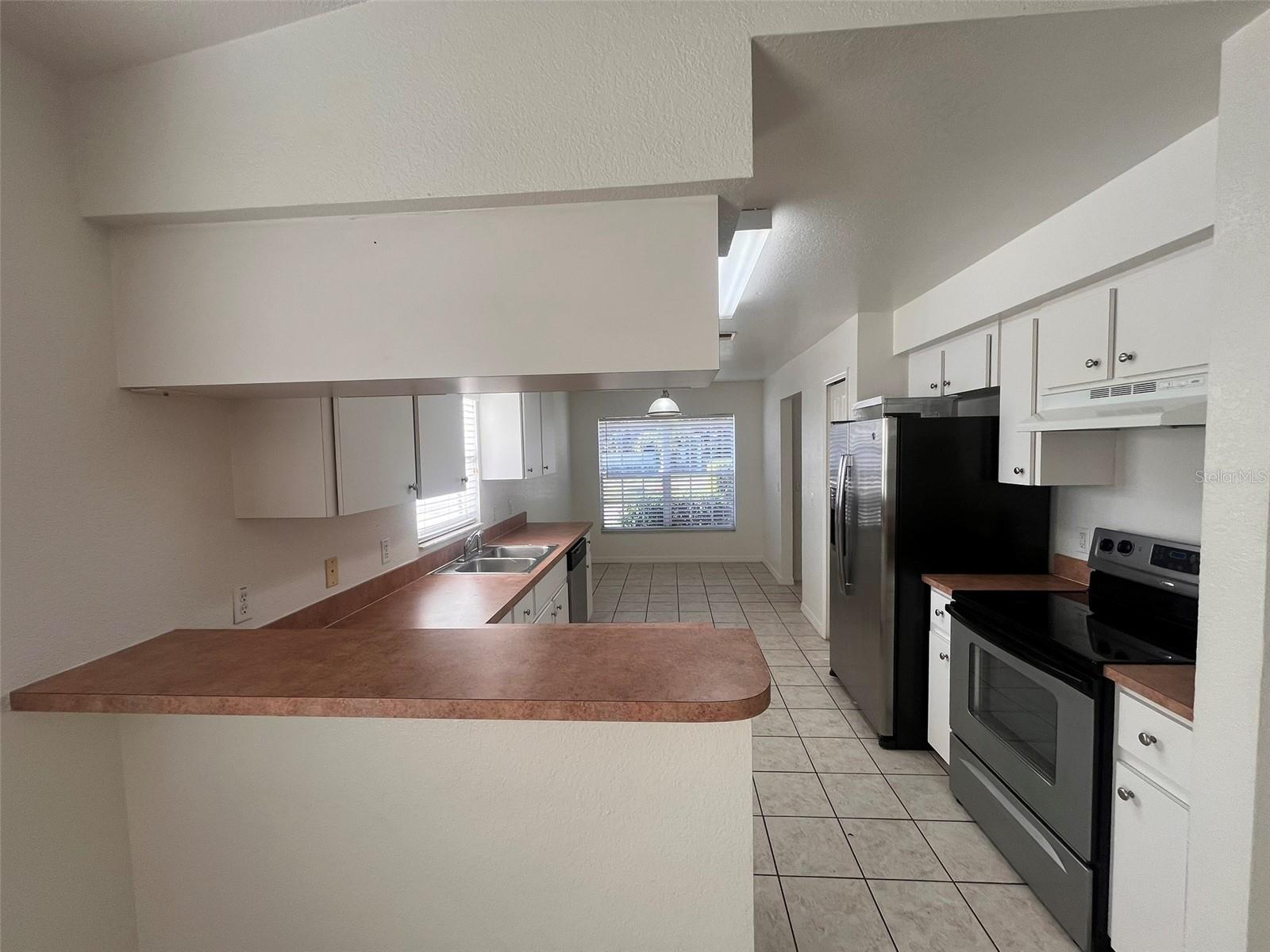 ELOISE WOODS LAKE ROY UNIT - Residential Lease