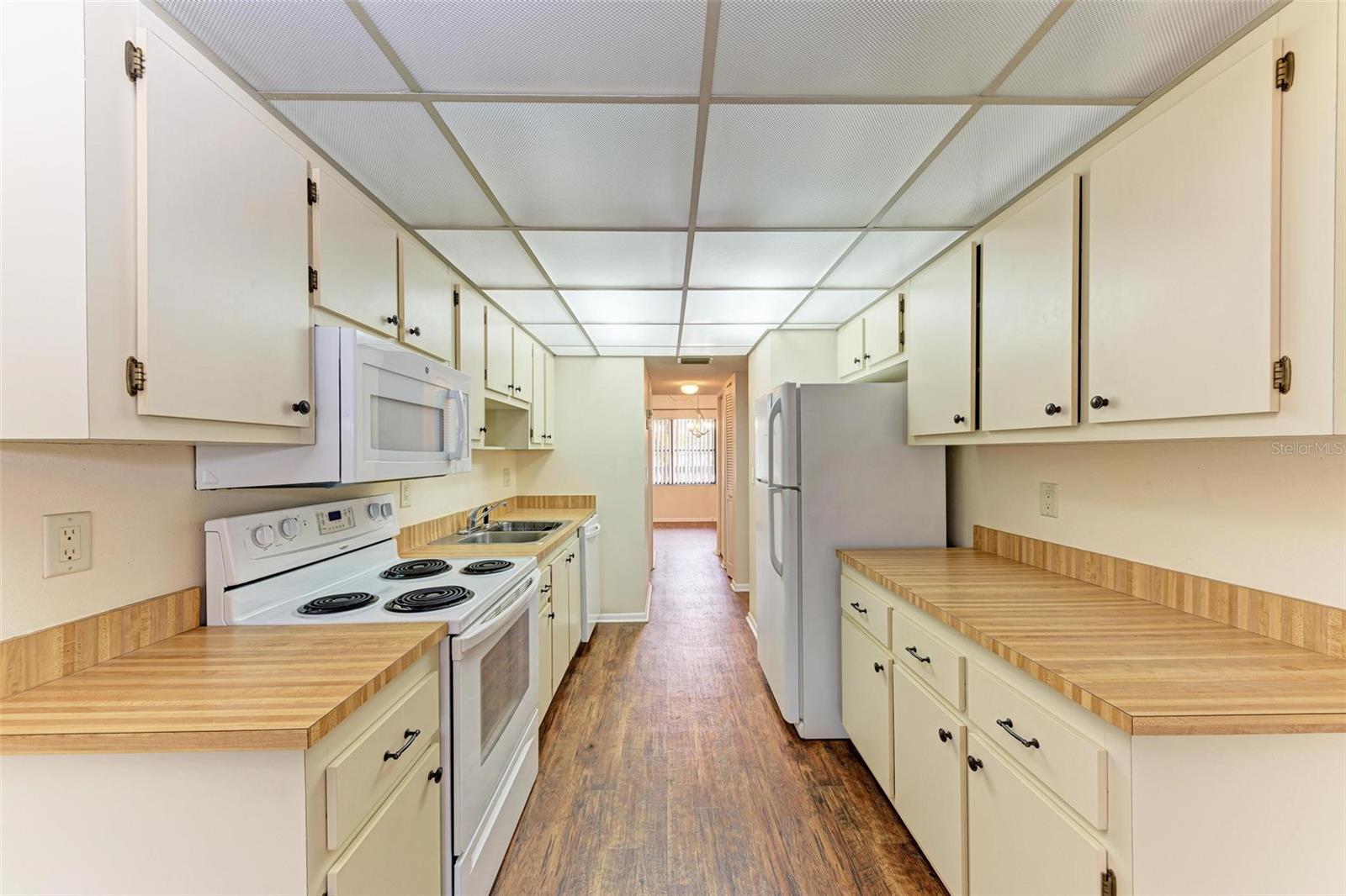 DESOTO SQUARE VILLAS - Residential Lease