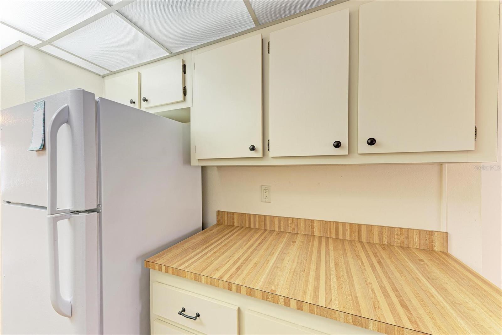 DESOTO SQUARE VILLAS - Residential Lease