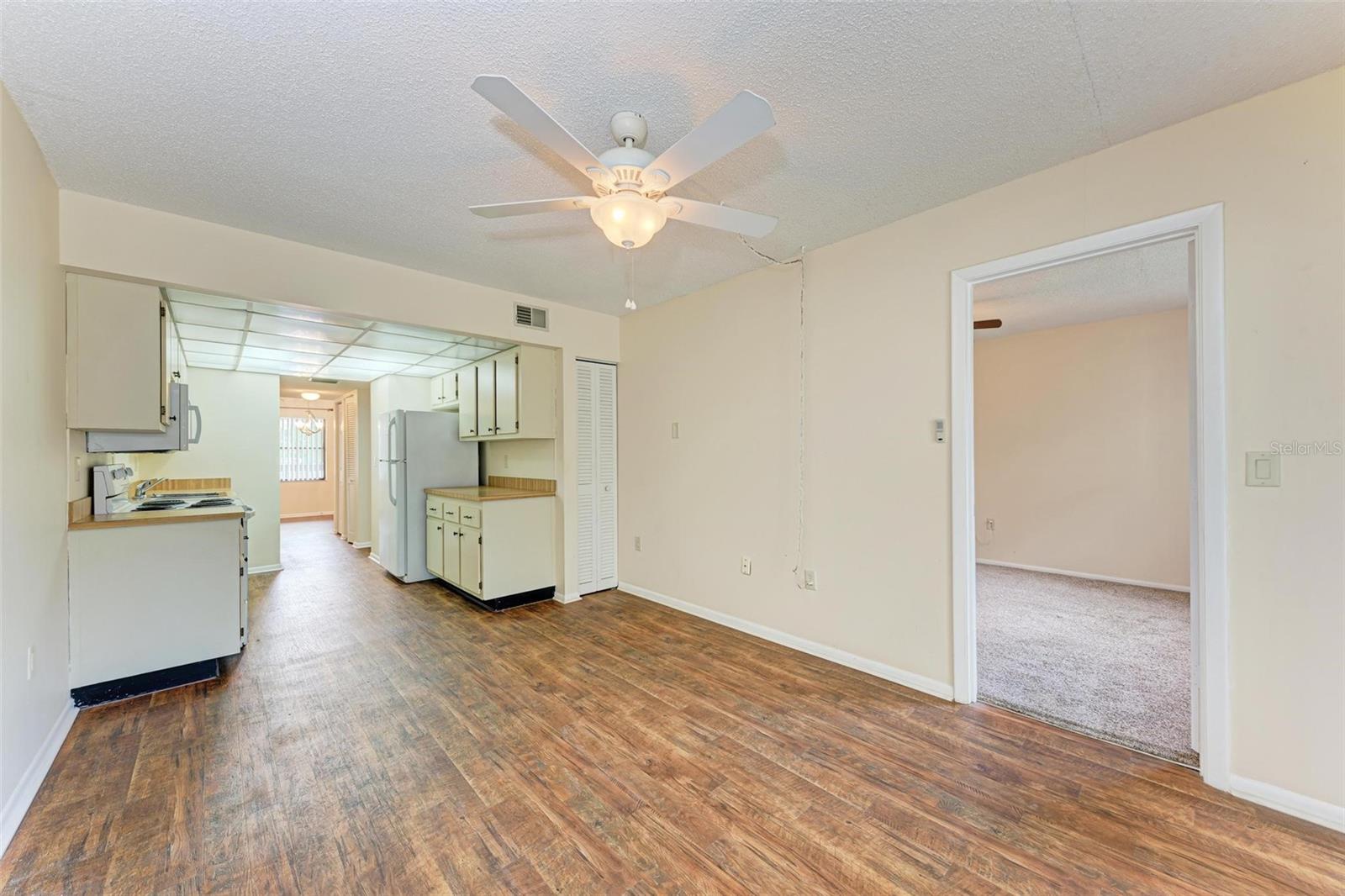 DESOTO SQUARE VILLAS - Residential Lease