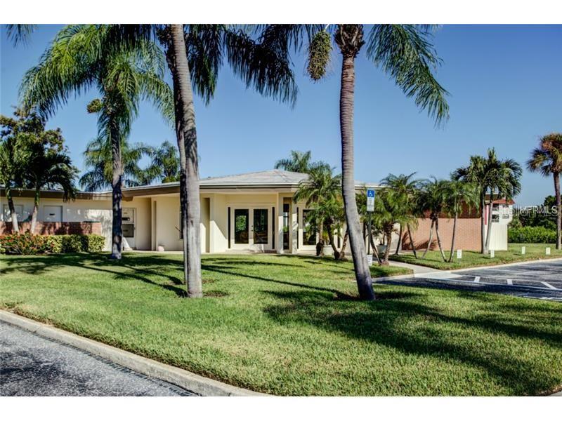 LAKE OVERLOOK APTS - Residential