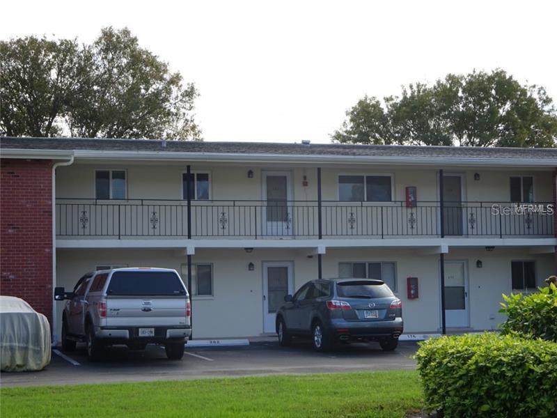 LAKE OVERLOOK APTS - Residential