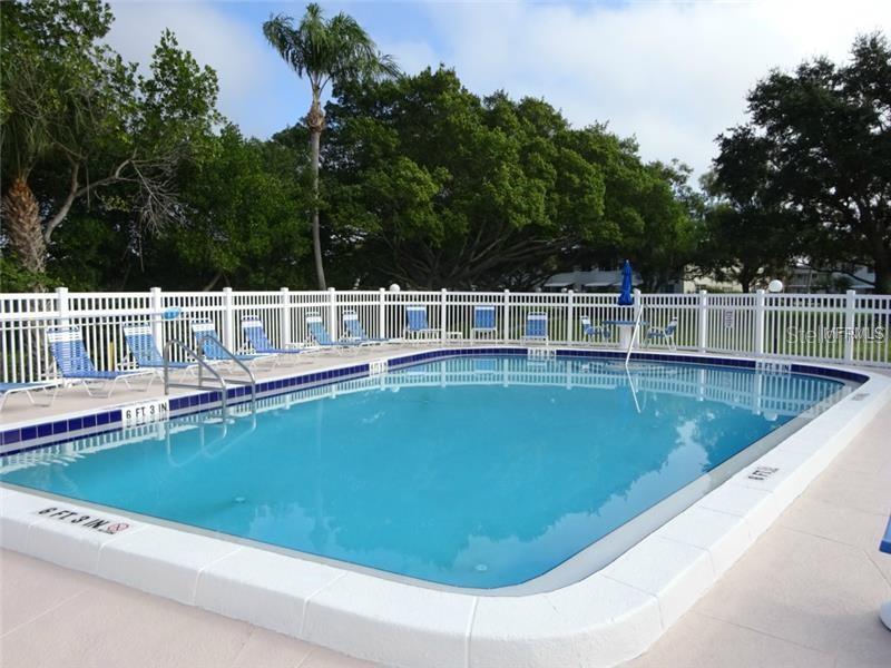 LAKE OVERLOOK APTS - Residential
