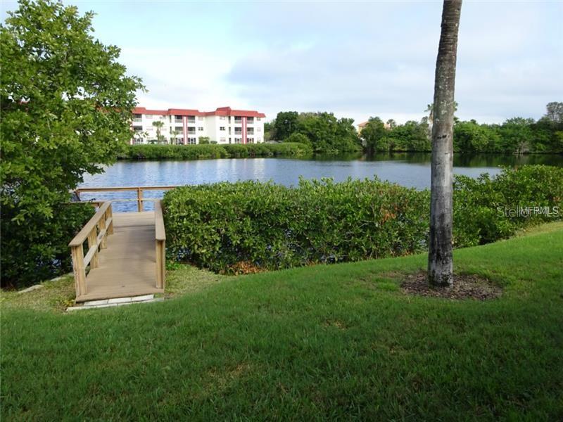 LAKE OVERLOOK APTS - Residential