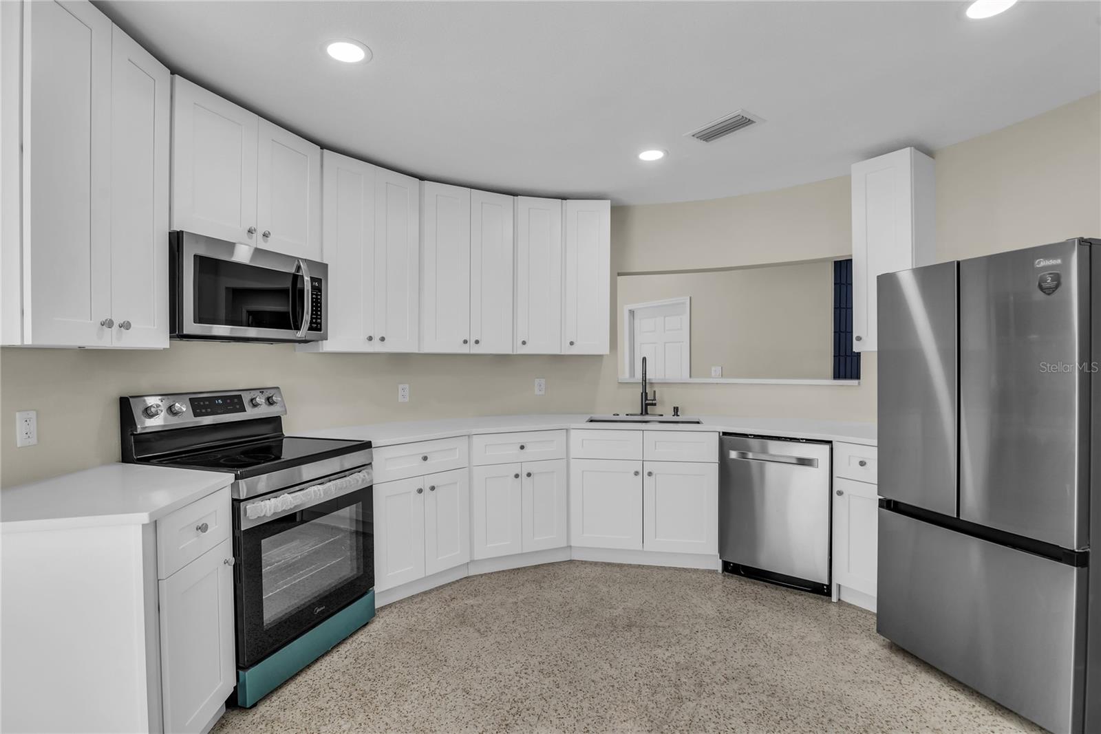 DOVER SHORES 6TH ADD - Residential