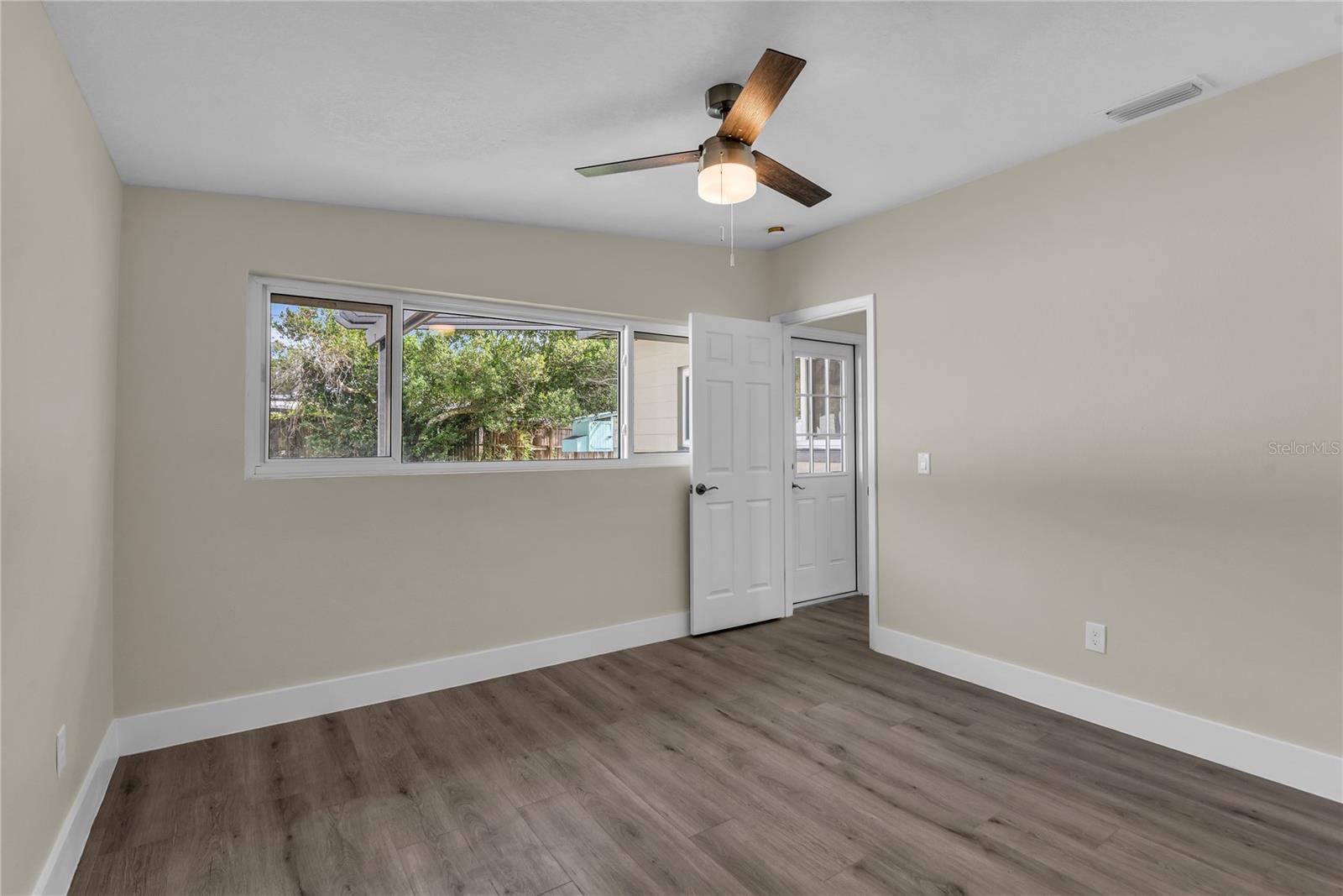 DOVER SHORES 6TH ADD - Residential