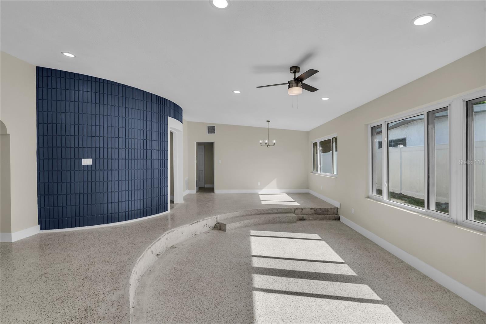 DOVER SHORES 6TH ADD - Residential