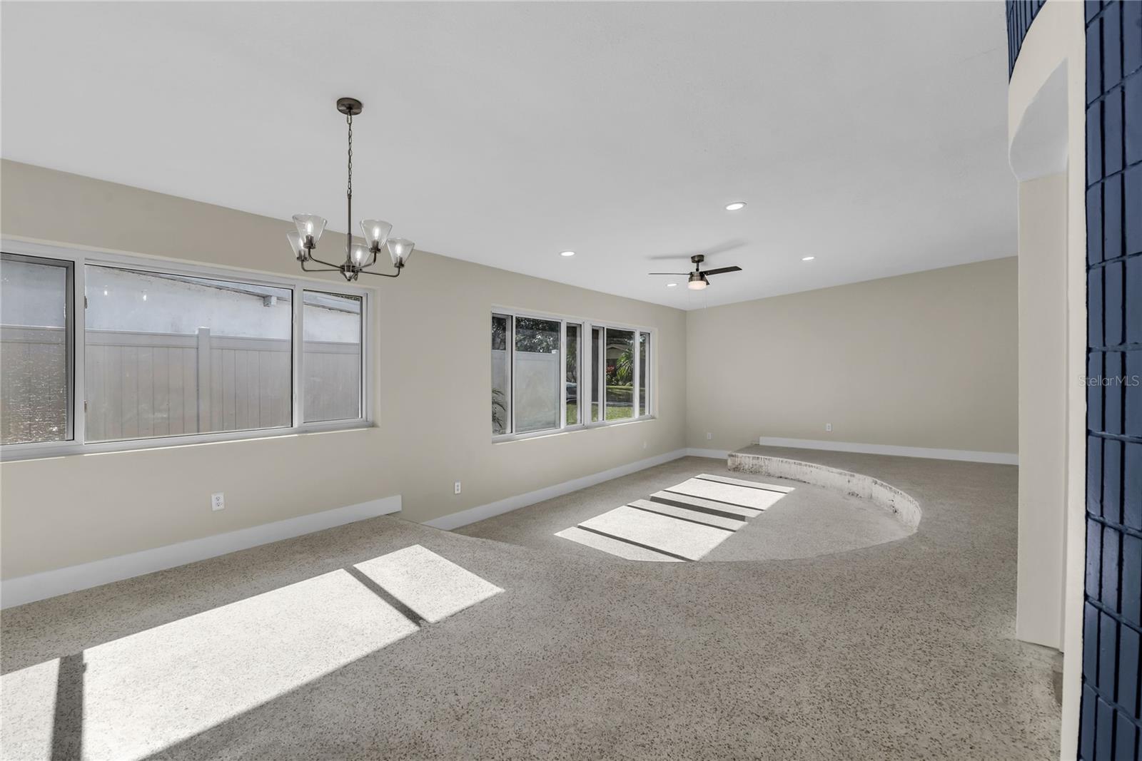 DOVER SHORES 6TH ADD - Residential