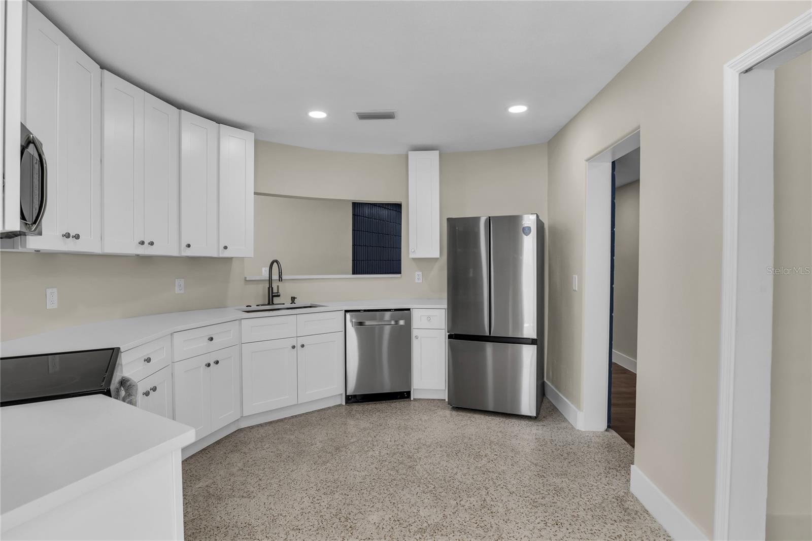 DOVER SHORES 6TH ADD - Residential