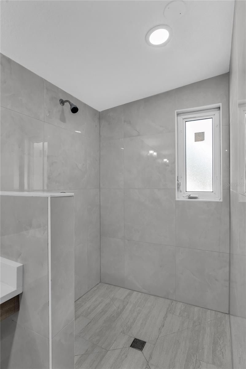 DOVER SHORES 6TH ADD - Residential