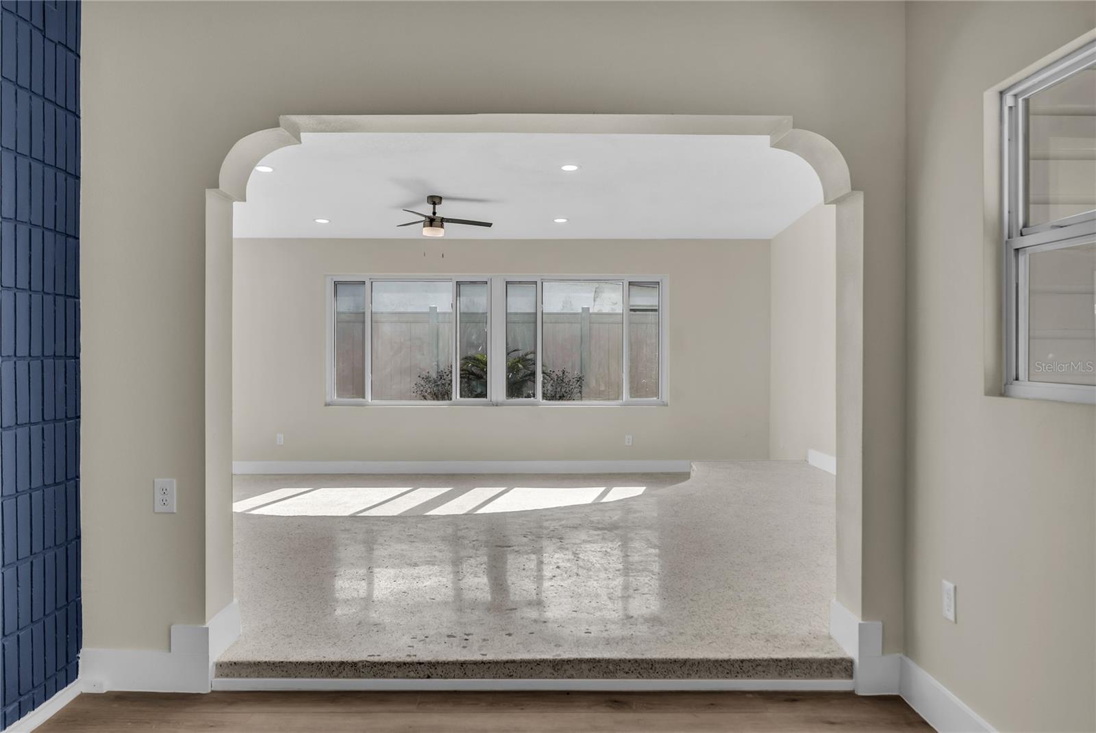 DOVER SHORES 6TH ADD - Residential