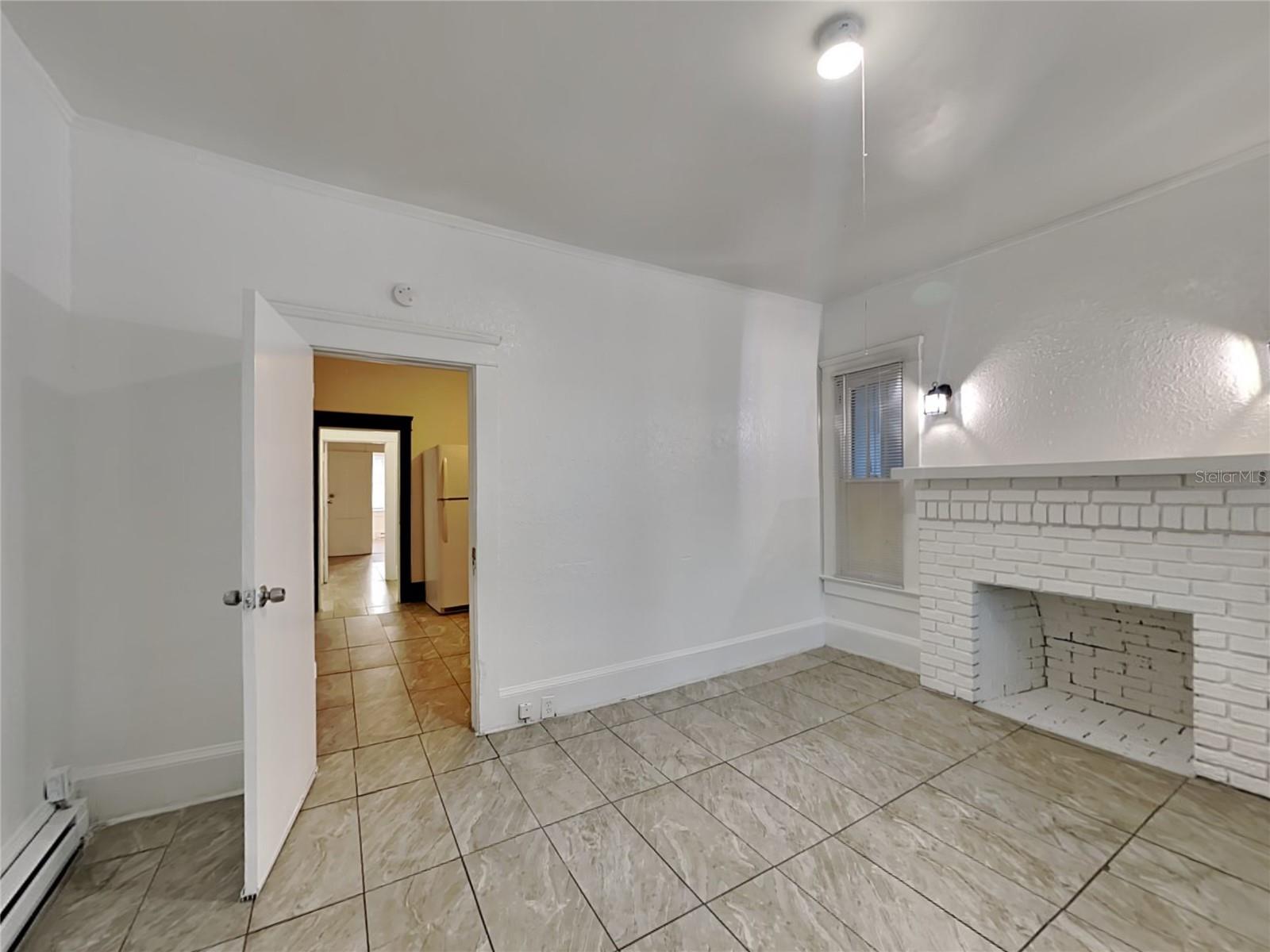 ROGERS SEABREEZE - Residential Lease