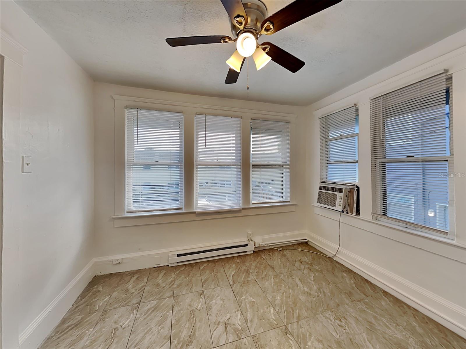 ROGERS SEABREEZE - Residential Lease