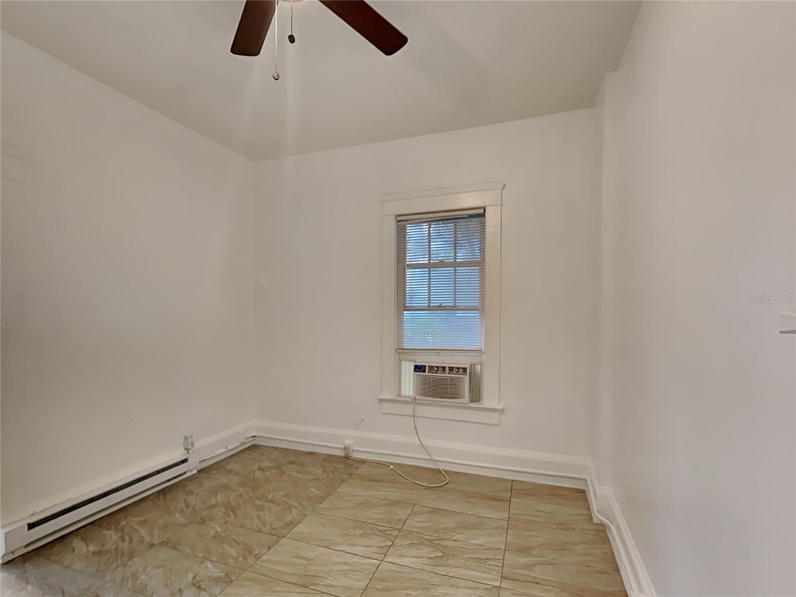 ROGERS SEABREEZE - Residential Lease