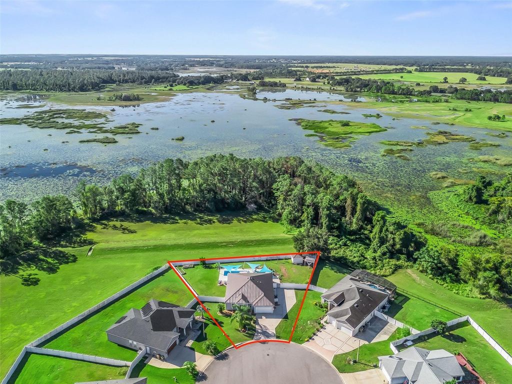 Photo of 23802 Pine Gulch Ct, Leesburg, FL 34748 (MLS # G5103281)
