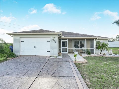 A home in LAKELAND