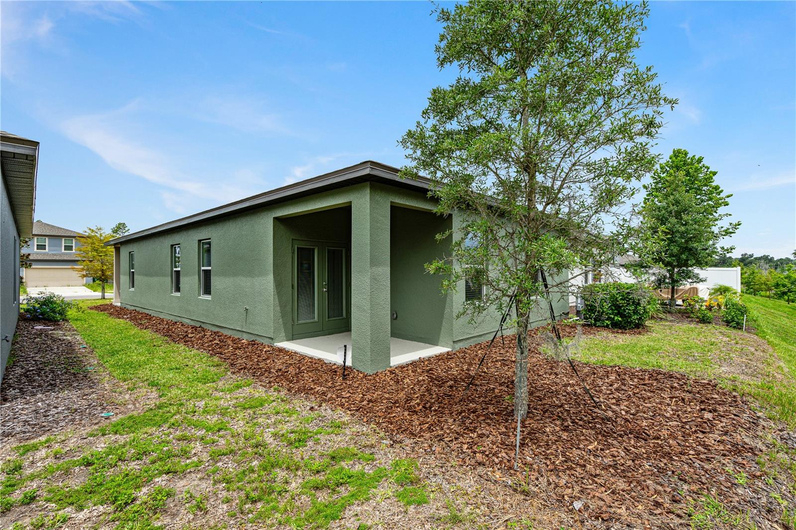 2352 LITCHFIELD LOOP