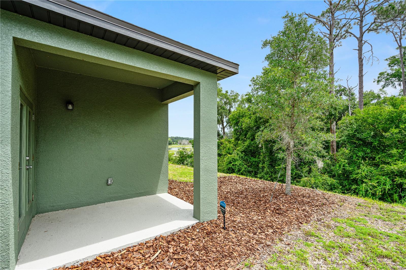 2352 LITCHFIELD LOOP