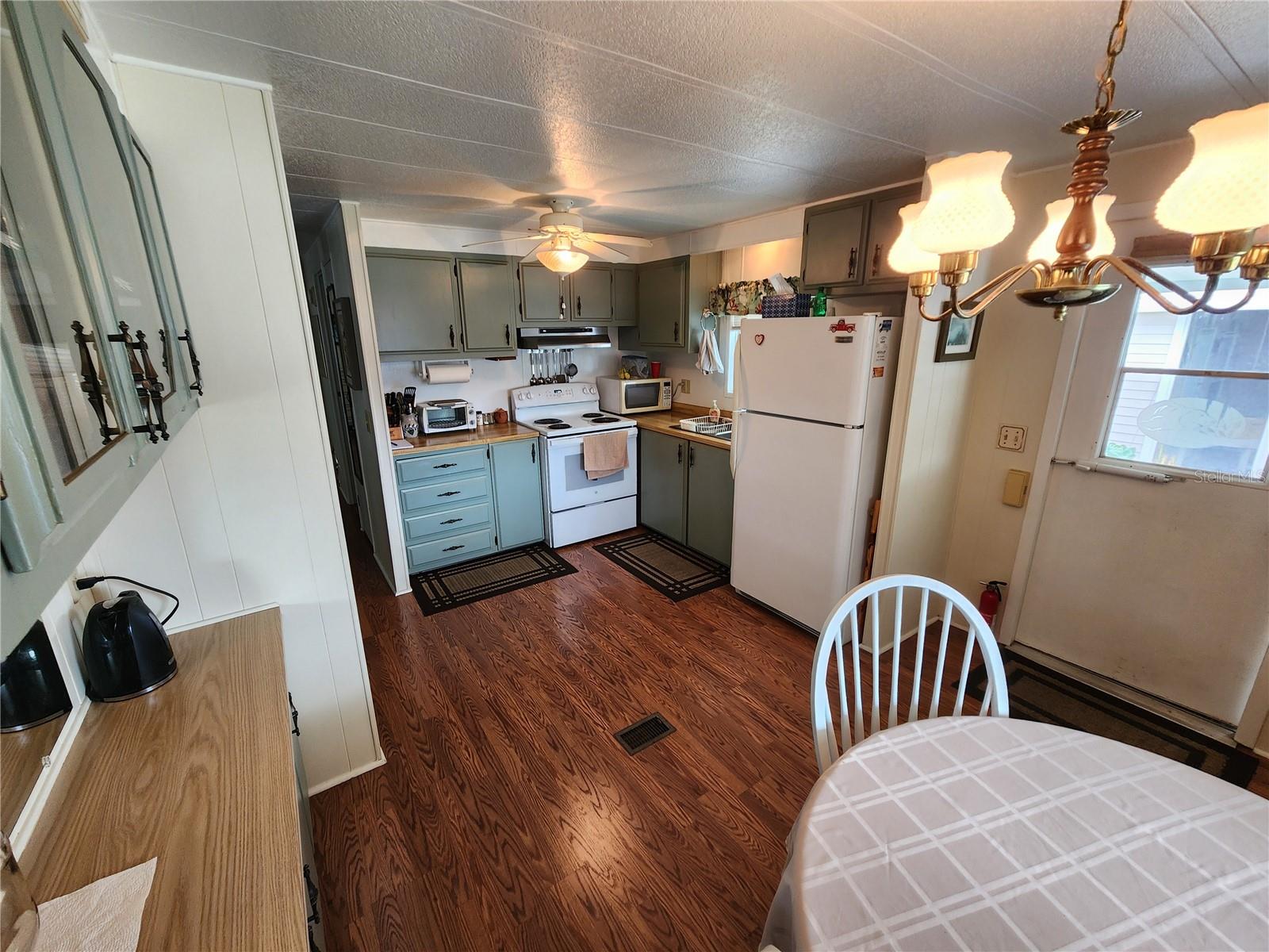 CHATEAU VILLAGE CO-OP - Residential