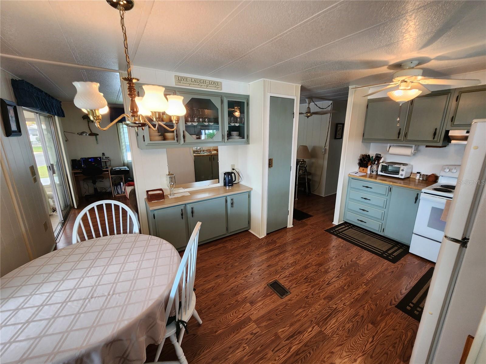 CHATEAU VILLAGE CO-OP - Residential