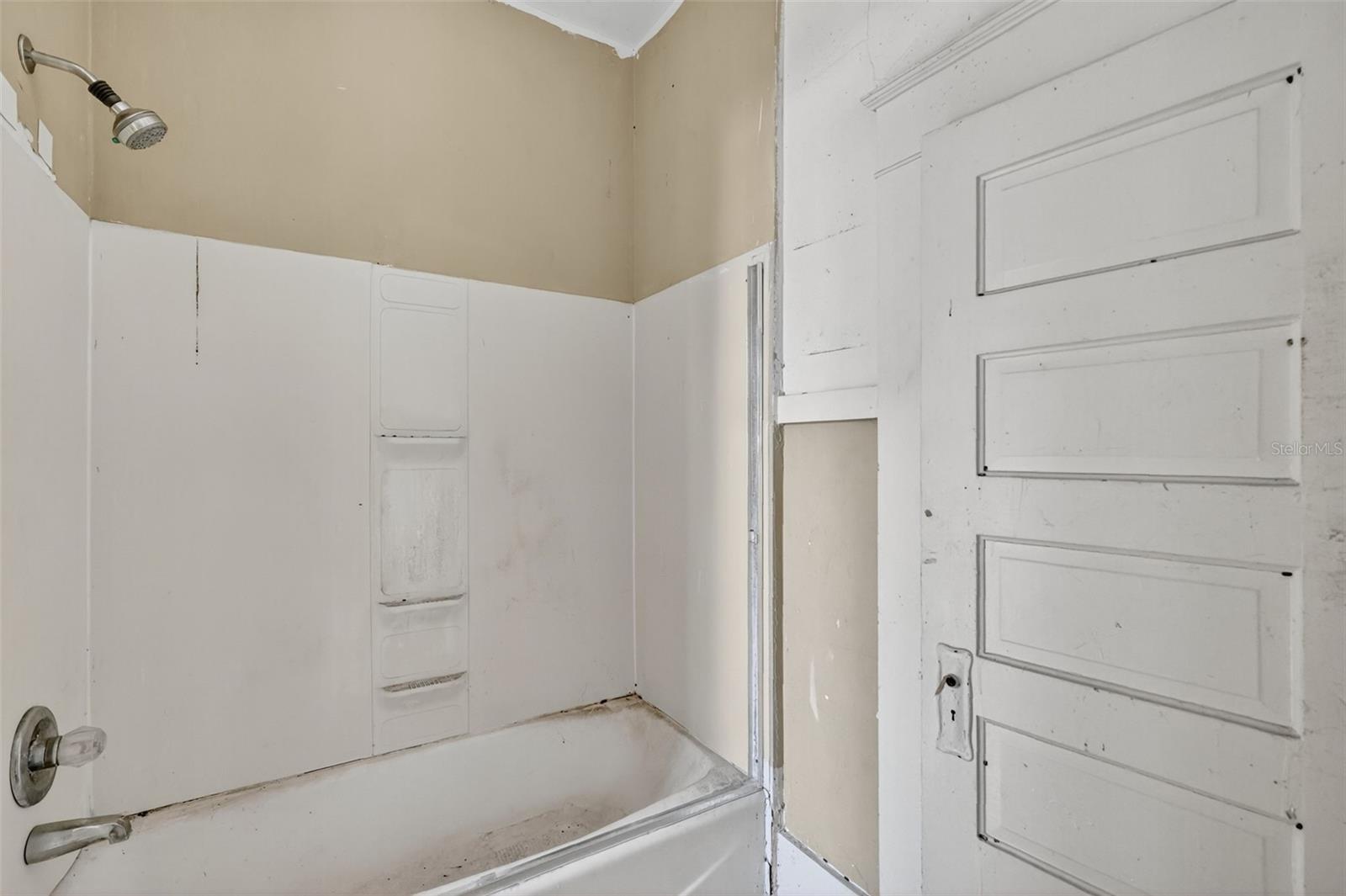 UMATILLA DE VAULTS - Residential