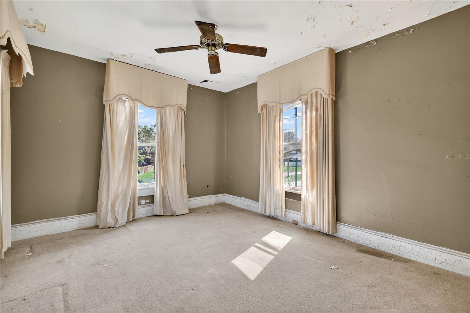 UMATILLA DE VAULTS - Residential