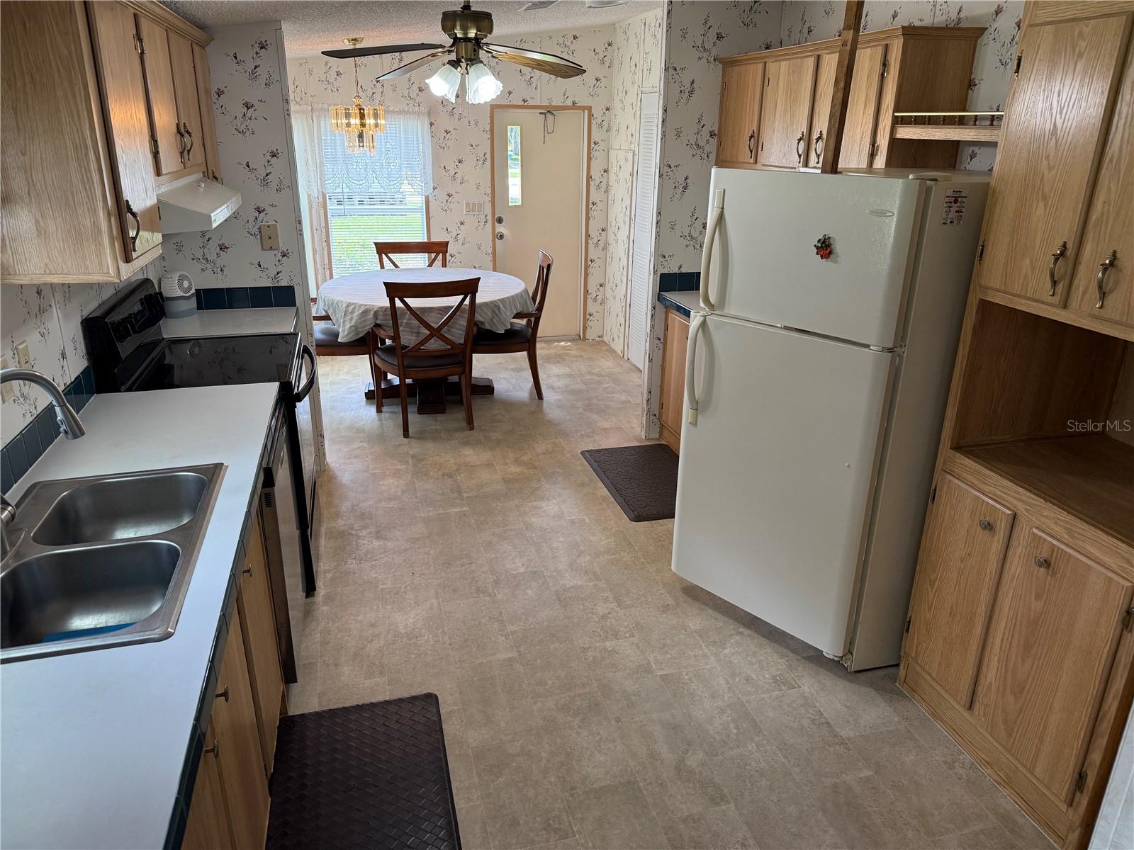 RIVERS EDGE ESTATES - Residential