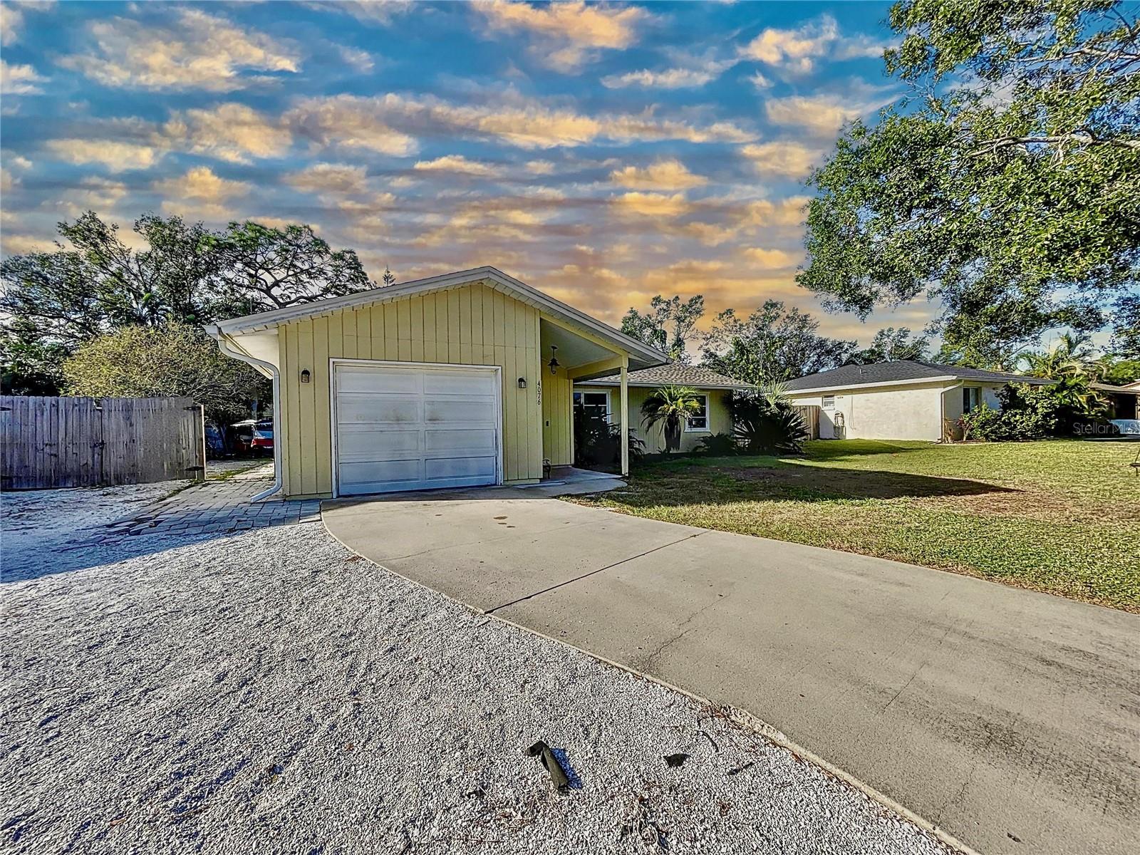 LAKE SARASOTA - Residential