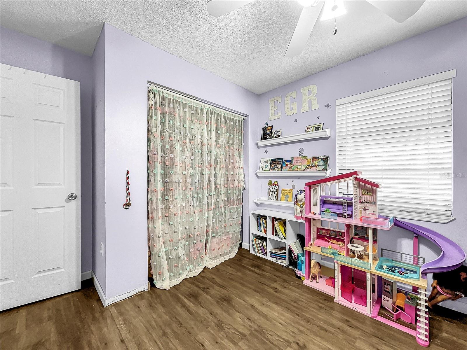 LAKE SARASOTA - Residential