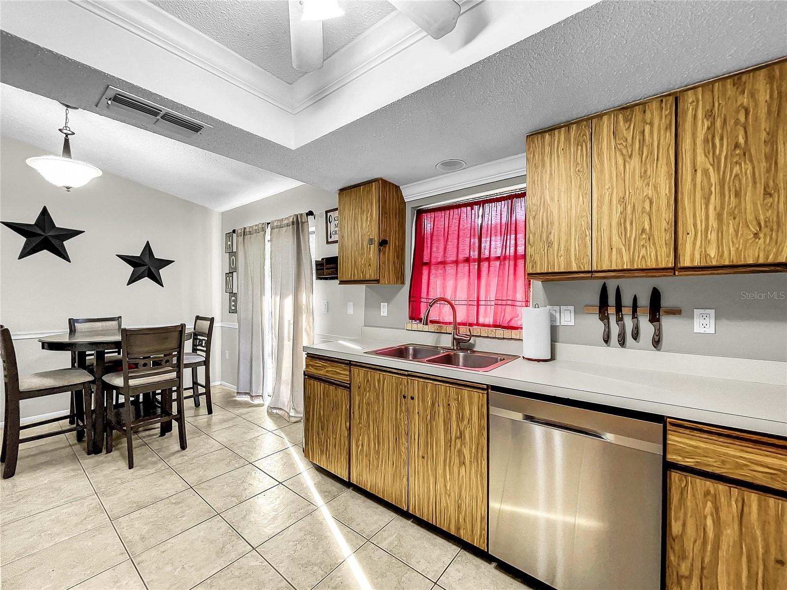 LAKE SARASOTA - Residential