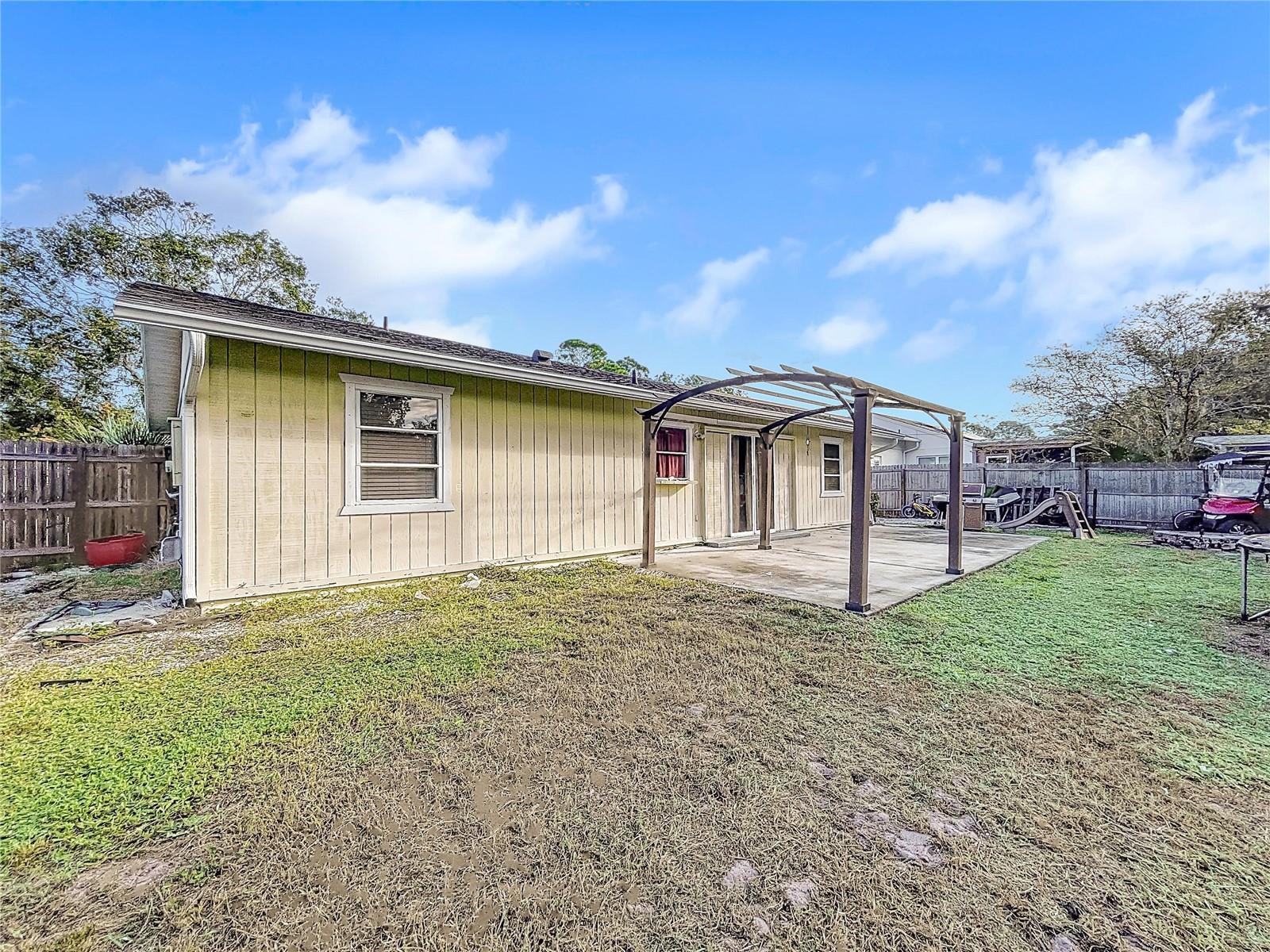 LAKE SARASOTA - Residential