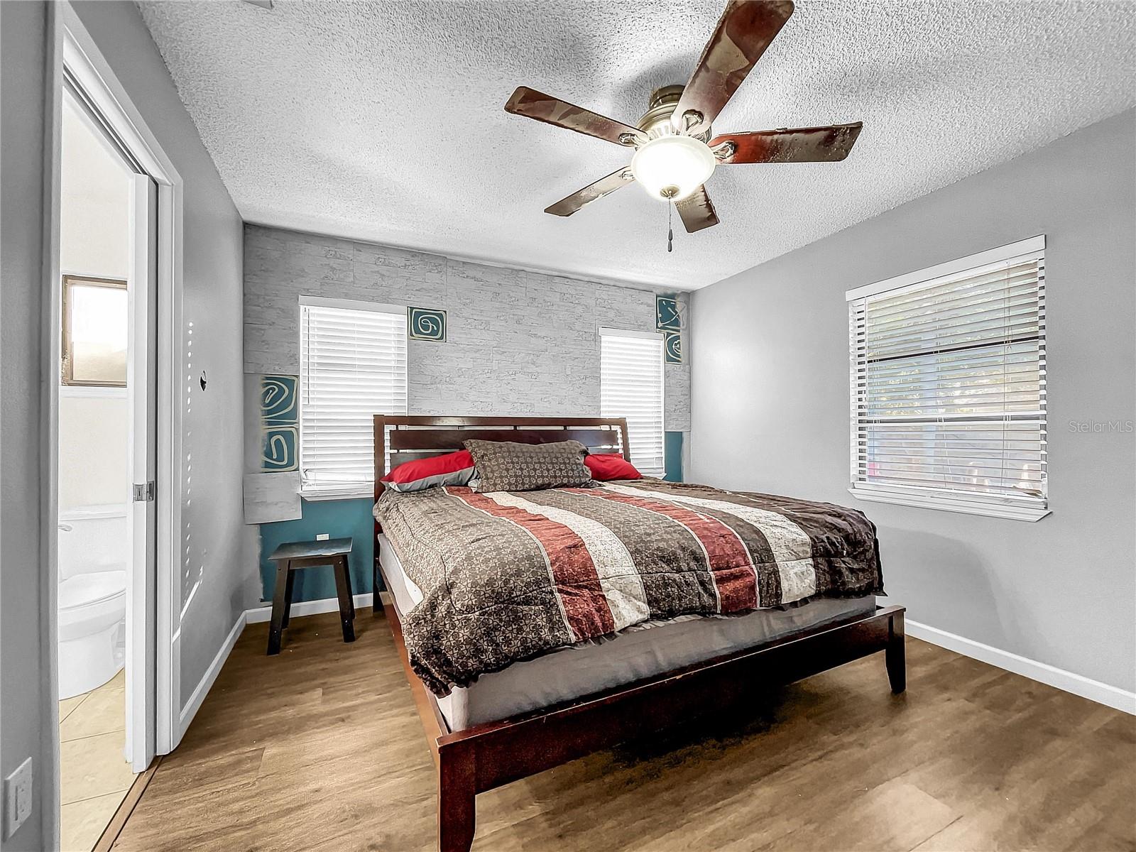 LAKE SARASOTA - Residential