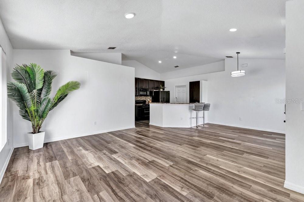 7422 HOLLOW RIDGE CIRCLE