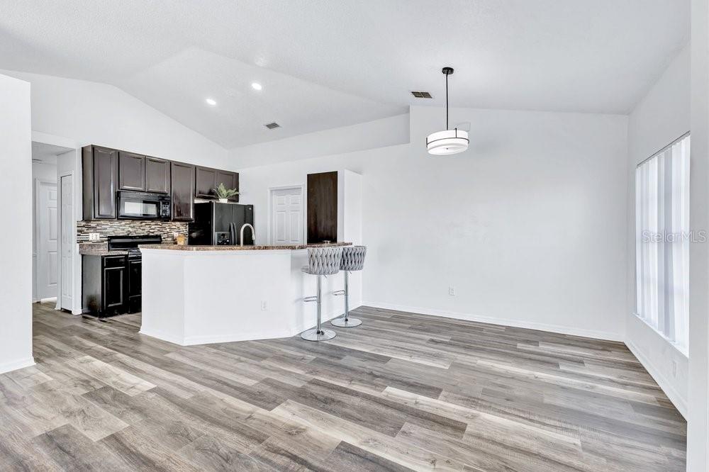 7422 HOLLOW RIDGE CIRCLE