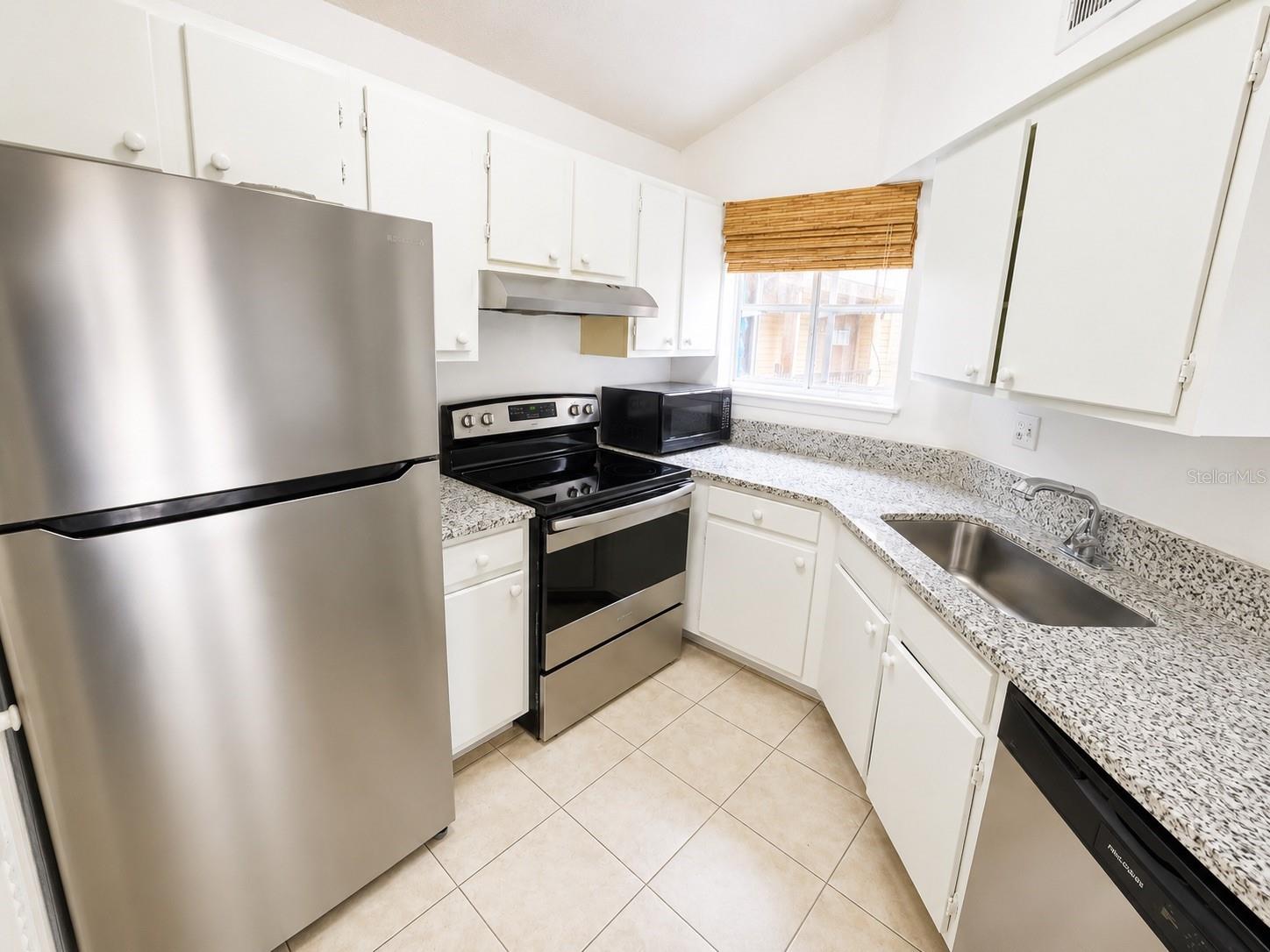 1908 LAKE ATRIUMS CIRCLE 9