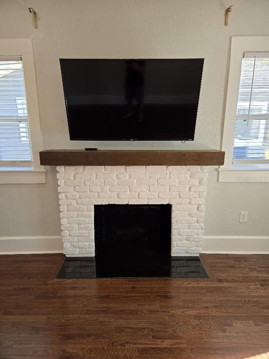 Photo of 211 W Alva Street, Tampa, FL 33603 (MLS # TB8478830)