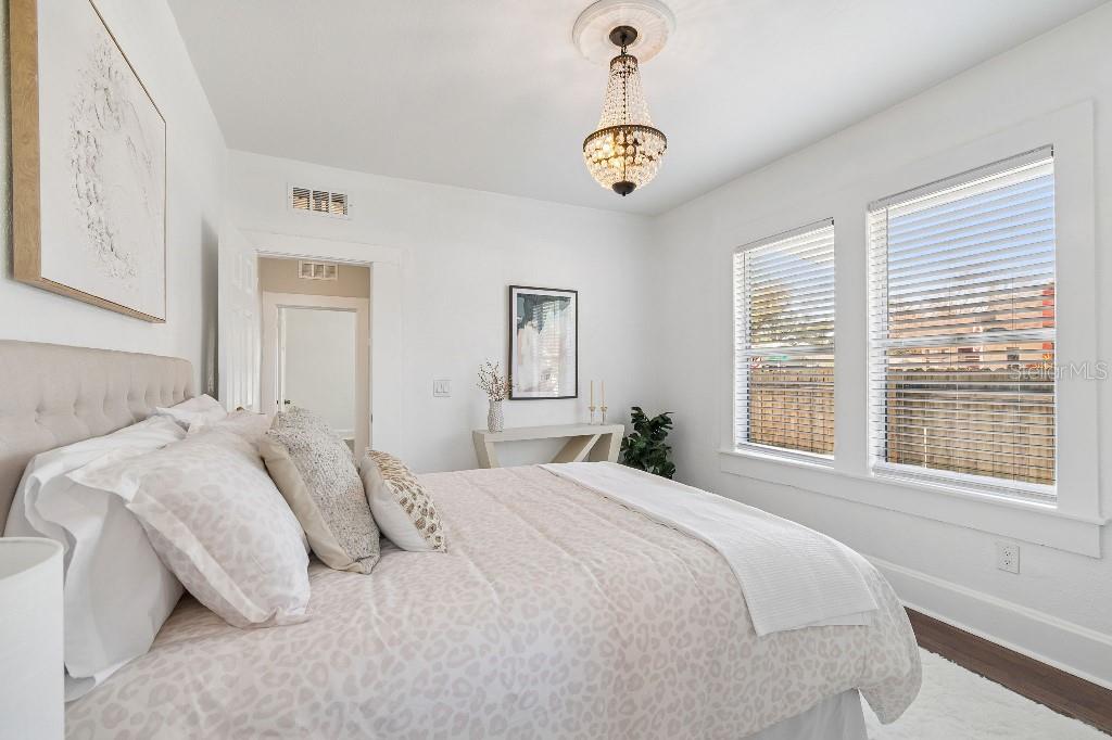 MEADOWBROOK - Residential