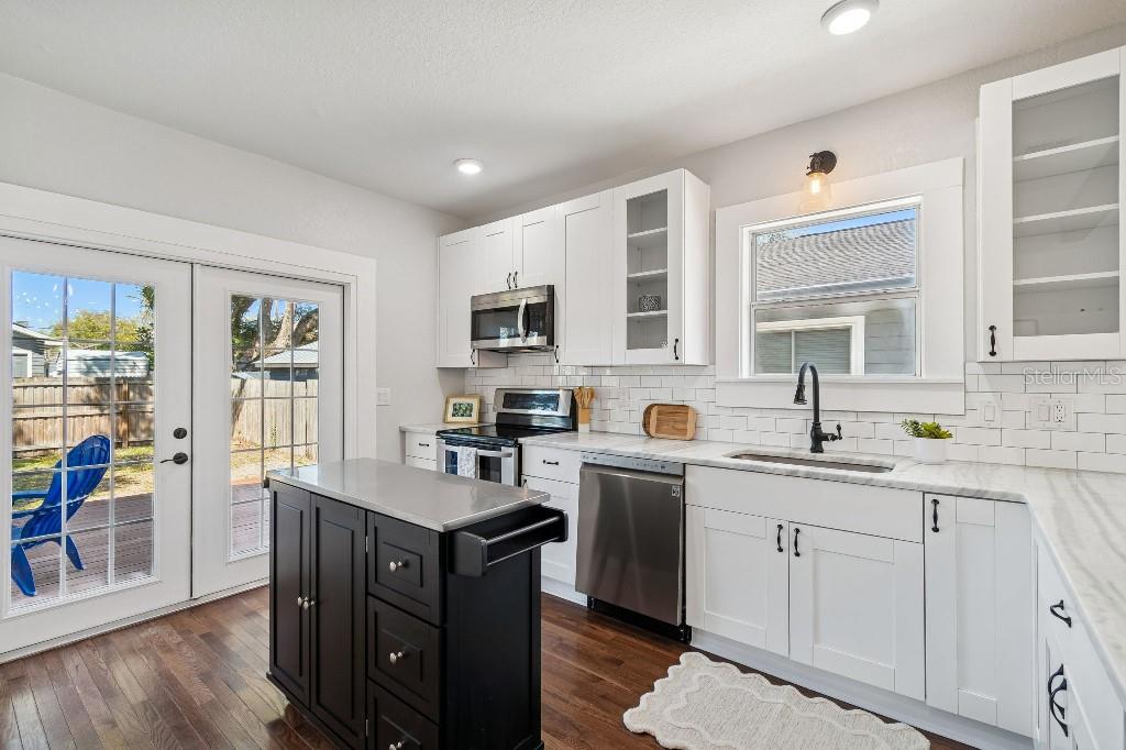 MEADOWBROOK - Residential