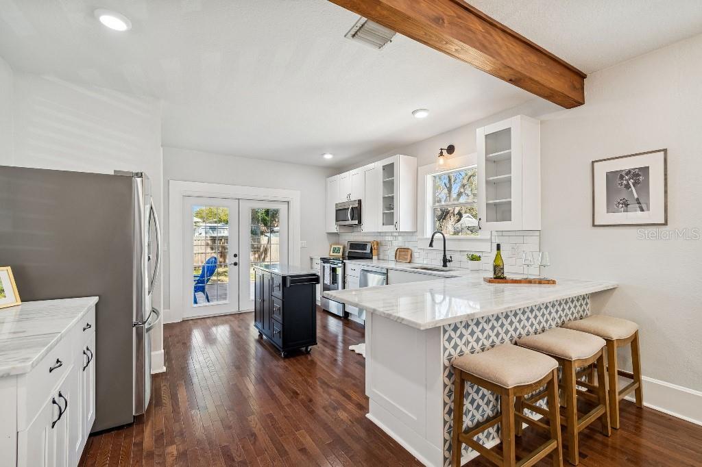 MEADOWBROOK - Residential