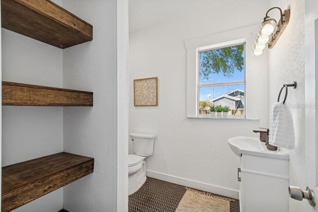 MEADOWBROOK - Residential