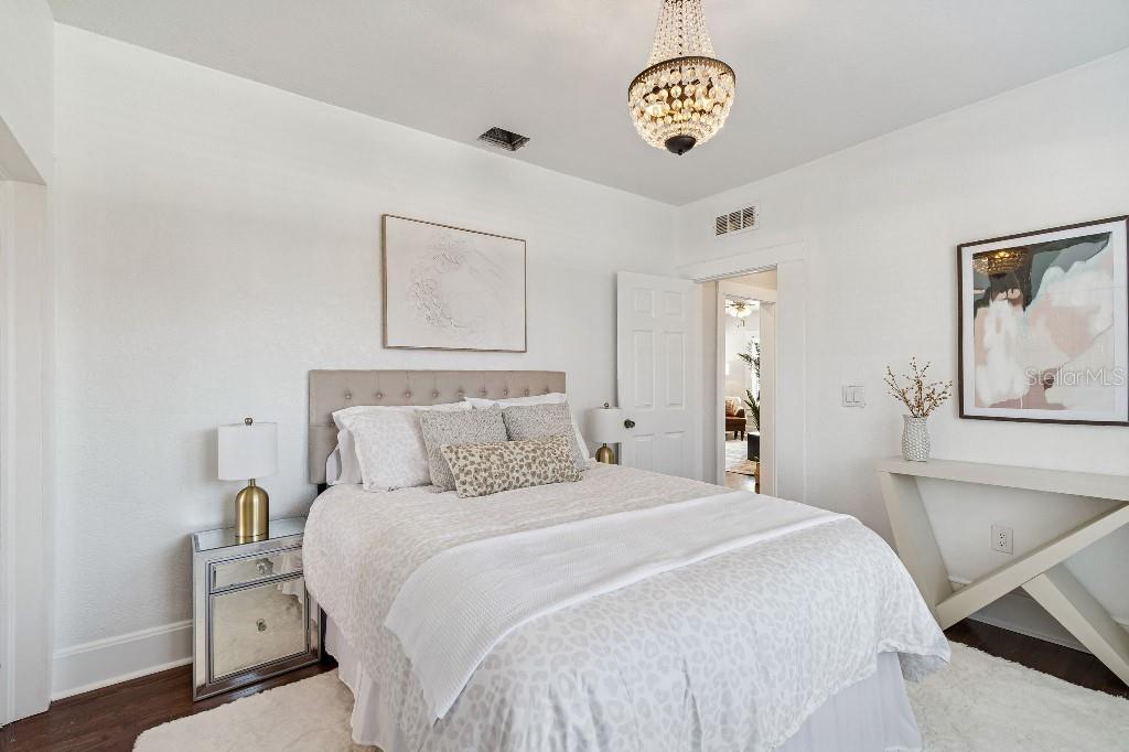 MEADOWBROOK - Residential