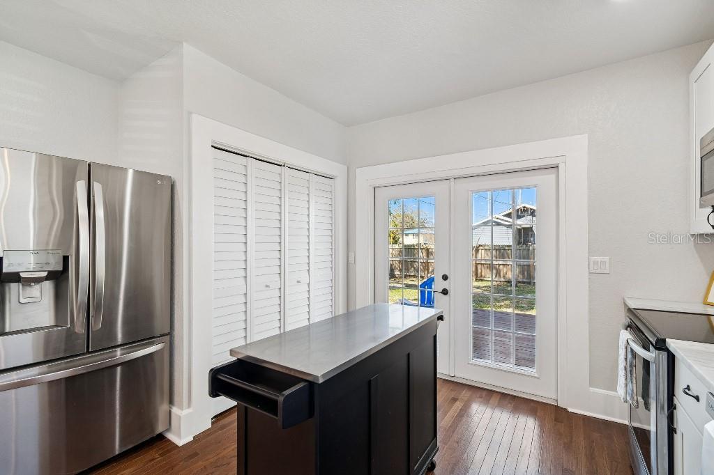 MEADOWBROOK - Residential