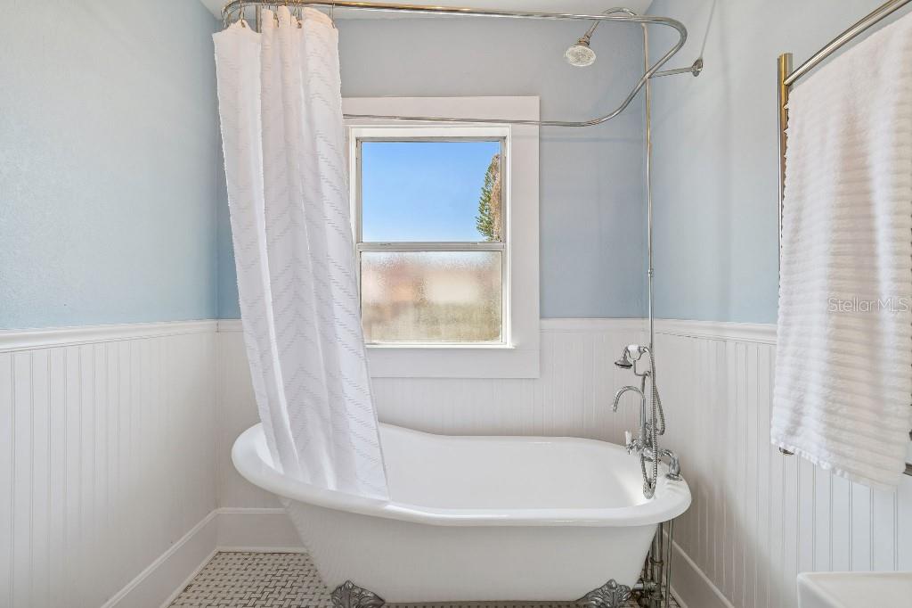 MEADOWBROOK - Residential